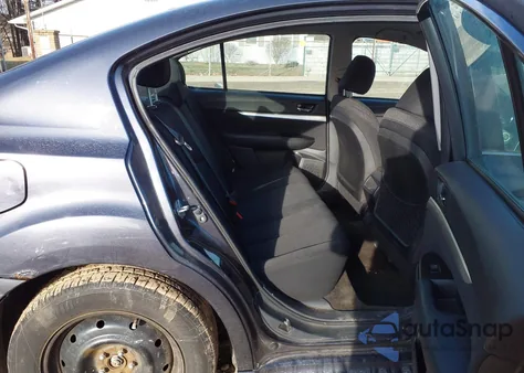 2011 Subaru Legacy 2.5I из США, поврежденный, VIN 4S3BMBA61B3252465